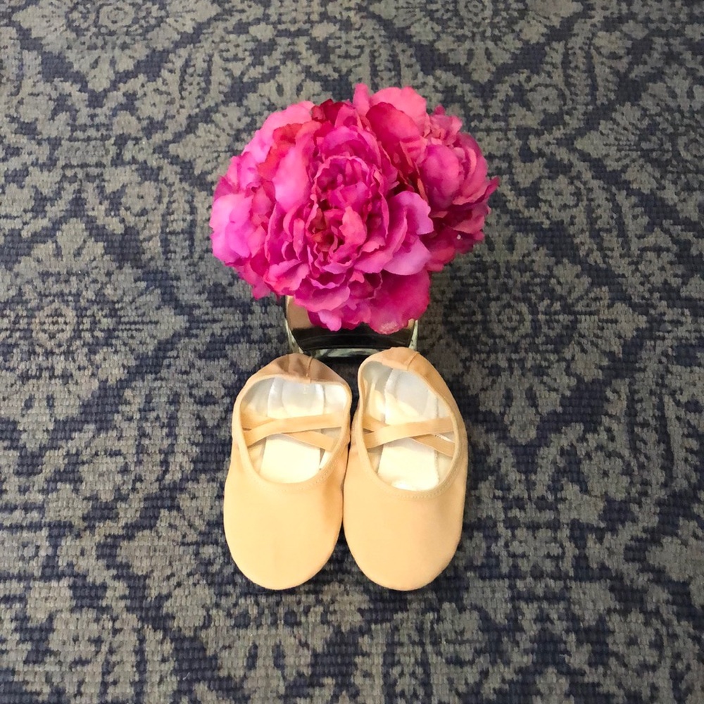 New! Stelle ballet slippers size 13 🌷